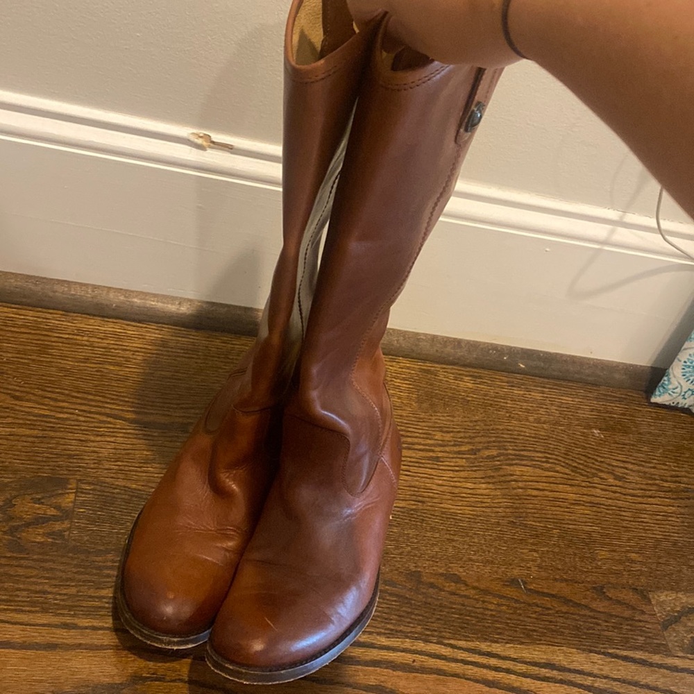 Brown tall Frye boots. Size 7 and barely worn. In very good condition